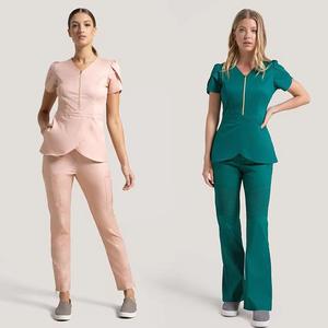 Barato poliéster cuello en V Split logotipo personalizado uniformes de hospital uniformes médicos trajes enfermera Scrub uniforme conjunto - Product Image 1