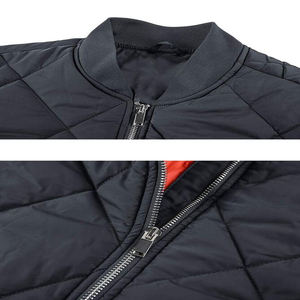 Vente en gros de vestes avec logo personnalisé, blouson d'aviateur slim fit de qualité imprimée et stylé à tissu respirant pour hommes - Product Image 4