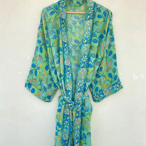 Kimono Sari en soie recyclée vintage bleu fait à la main Style indien vêtements de plage avec ceinture fabuleuse taille libre à séchage rapide pour toutes les saisons - Product Image 1