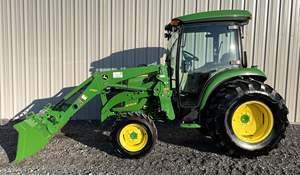 Tractor de Ruedas John Deere 4052R de 120HP con Motor y Caja de Cambios para Agricultura - Product Image 3