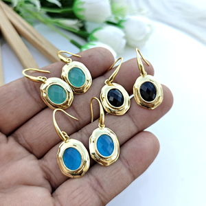 Pendientes colgantes con gemas ovaladas facetadas de calcedonia acuática, chapados en oro de 18k, con engaste de gemas, para regalo y uso como joyería. - Product Image 4