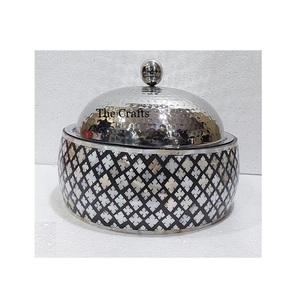 Marmite en acier et en bois au design floral avec Meena Work Marmite chaude de qualité supérieure pour le stockage des aliments en Inde - Product Image 2