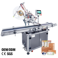 Machine d'étiquetage automatique de surfaces planes YM210 avec contrôle PLC HMI pour l'étiquetage des contenants alimentaires et des articles de première nécessité