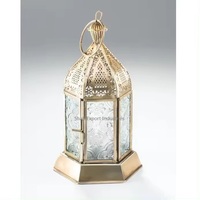 Lanterne à bougie suspendue en métal et en verre de grande taille finie en or pour la maison et les lanternes décoratives de table de Noël