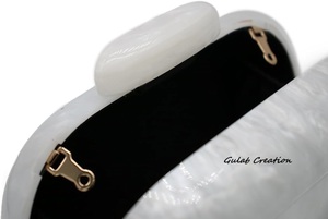 Pochette en acrylique faite à la main de luxe pour femmes effet marbre résine sac à main de soirée à la mode fête Minaudiere sac à main couleur blanche - Product Image 4