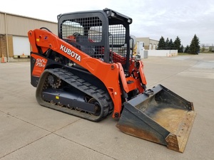 Chargeuse compacte sur chenilles Kubota SVL75-2 d'occasion, performante, pour travaux agricoles et de construction - Product Image 5