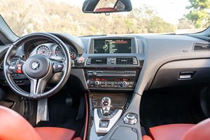 V8 biturbo de segunda mano con paquetes de competición y ejecutivo, propiedad de California - Product Image 2