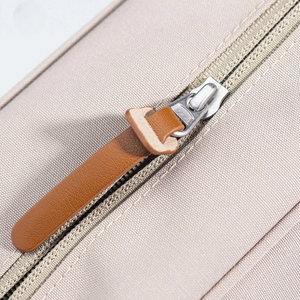 Sac de voyage mini personnalisé OEM, pochette imperméable tendance, fabriqué au Vietnam - Product Image 4