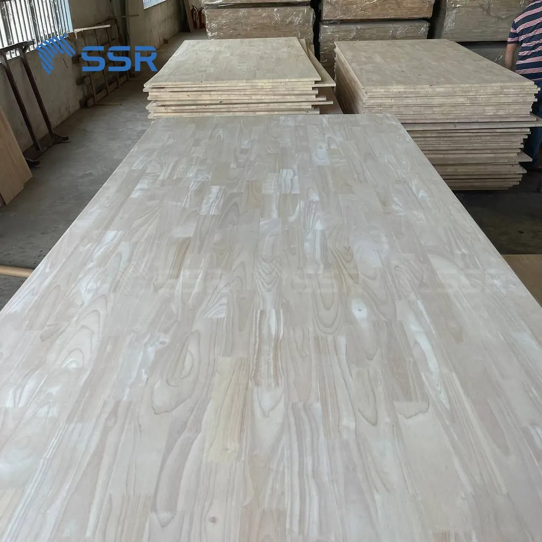 SSR VINA - Rubber Wood Finger Joint Board - 4x8 pieds douves discontinues panneau de bois planches à doigts en bois d'hévéa