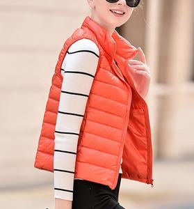 Gilet court matelassé léger et respirant pour femme, en polyester 100 % écologique, coupe ajustée, décontracté - Product Image 4