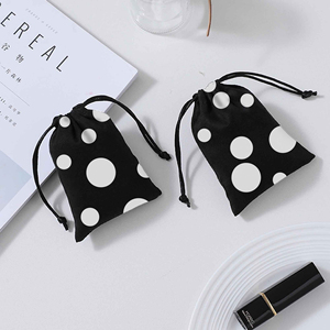 ถุงซิปล็อกใสโพลีสำหรับใส่เสื้อผ้าถุงพลาสติกสำหรับใส่ของใหม่พิมพ์ชื่อแบรนด์ตามสั่ง - Product Image 6