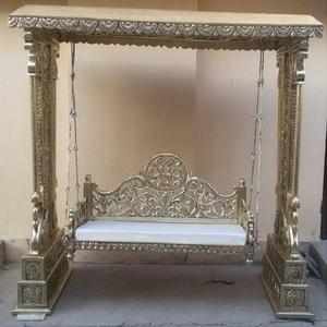 Columpio de Madera para Bodas y Sangeet por Shobha Jain Impex - Product Image 1