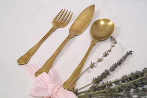 Juego de cubiertos de latón grabado personalizado con etiquetado privado para regalos personalizados, perfecto para aniversarios y celebraciones especiales - Product Image 2