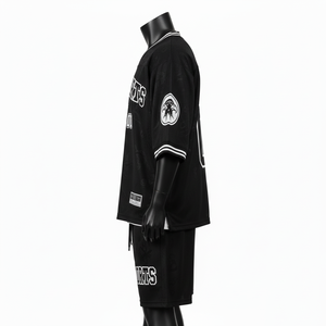 ชุดเสื้อเจอร์ซีย์ตาข่ายพรีเมียมสำหรับผู้ชาย 220 GSM ผ้าโพลีเอสเตอร์ระบายอากาศ สีดำ พิมพ์ลายแบบซับลิเมชั่น ผ้าทอลายทวิล ปักโลโก้ตามสั่ง - Product Image 3