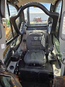 รถตักล้อยางตีนตะขาบ รุ่น TV450B ปี 2022: เครื่องจักรตีนตะขาบขนาดกะทัดรัดประสิทธิภาพสูงสุด - Product Image 6