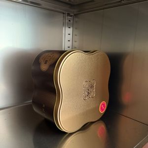 Boîte en métal personnalisable OEM Boîte cadeau vide de qualité alimentaire pour bonbons, chewing-gum, stockage du sucre-Caractéristiques recyclables pour le chocolat - Product Image 3