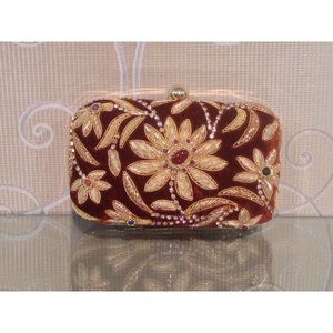2025กระเป๋าคลัทช์ผ้าแคนวาสแบบมีซิปด้านบนสุดทันสมัยของผู้หญิงผ้า zari ปักกึ่งอัญมณีประดับด้วยลูกปัดไข่มุก - Product Image 3