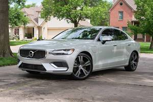 2019 V O L V O S 60 T8 E-AWD PRÊT À ÊTRE EXPÉDIÉ - Product Image 1