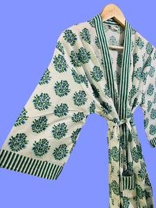 Robe kimono en coton grande taille à imprimé floral vert, légère, pour l'été, style loungewear - Product Image 3