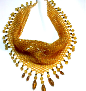 Collier tendance ajouré tressé pour femme, collier moderne perlé, bandana perlé à franges - Product Image 1