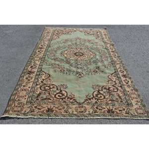 Alfombra de lana turca vintage verde y beige de 59x89 pies diseño de retales rectangulares de estilo clásico para respaldo de látex de cabecera - Product Image 1