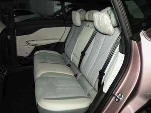 Véhicule électrique d'occasion, berline EV Vo-y-ah Zh-iy-in, version d'occasion, SUV intermédiaire - Product Image 2