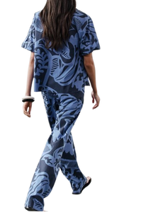 Chemise imprimée à la mode pour femmes avec des motifs élégants, parfaite pour les vêtements décontractés et de bureau, disponible au prix de gros - Product Image 2