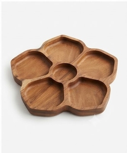 Bandeja de Servir en Forma de Flor de Madera de Acacia, Diseño Minimalista Hecho a Mano, Ideal para Fiestas - Product Image 4