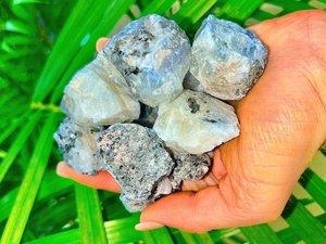 Piedra lunar arcoíris con fuego azul, de la mejor calidad, en bruto, increíble fuego azul, piedra preciosa suelta, ideal para la fabricación de joyas. - Product Image 1
