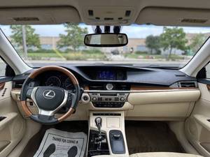 Lexus ES 300h d'occasion 2013 à prix bas à vendre - Product Image 3