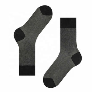 Chaussettes hautes de performance personnalisées - Évacuation de l'humidité, respirantes, mélange de coton écologique pour le yoga hivernal et la vie quotidienne - Product Image 3