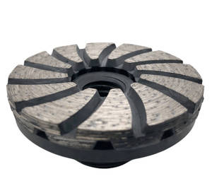 Disque diamanté turbo à double couche pressé à chaud de 60 mm pour le ponçage et le meulage des bords serrés et des coins internes du béton - Product Image 1