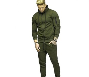 Vente en gros de vêtements pour hommes avec logo, survêtements et survêtements de style entièrement personnalisés pour hommes, à des prix abordables - Product Image 2
