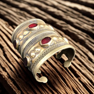 Brazalete Artesanal Afgano Kuchi Tribal con Piedras de Colores, Trabajo de Espejo, Anillo de Dedo Boho, Cadena Étnica de Moda - Product Image 5