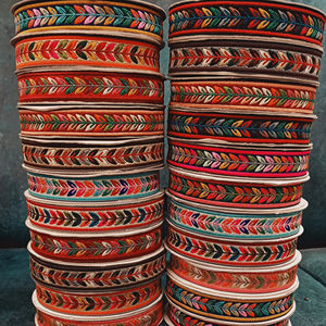 Tissu en dentelle nette de qualité supérieure pour robes de saris Lehengas et vêtements de mode design exportation en gros pour les acheteurs du monde entier - Product Image 1