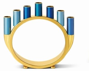 Menorá de Hanukkah de Metal Hecha a Mano de Estilo Art Deco Moderno y Colorido con Diseño y Logotipo Personalizables - Portavelas Decorativo - Product Image 4