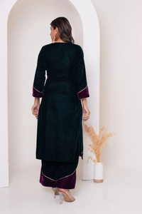 GHAZAL Ensemble de costume en velours vert décontracté avec pompon COSMOS Silk Dupatta Natural Waistline pour adolescents - Product Image 3