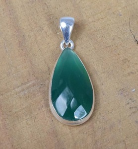 Accessoires pour femmes Cadeau de mariage parfait Pendentif en pierre d'onyx vert en argent sterling 925 avec pendentif estampillé 925 Bijoux - Product Image 2