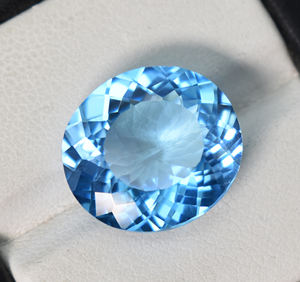 Pierre précieuse ovale en topaze bleue suisse 14,10 carats, topaze bleue de laboratoire sans défaut, 16,5 x 15 x 8 mm, pierre précieuse en vrac pour la fabrication de bijoux - Product Image 3
