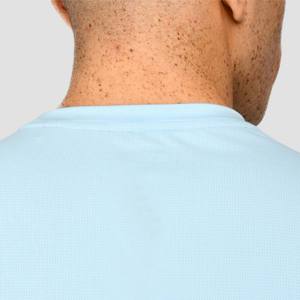 Camiseta Premium de Nylon Spandex para hombre con diseño ajustado y tela de alto rendimiento para sesiones de entrenamiento - Product Image 4