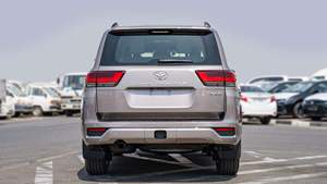 Auto Usado en Perfecto Estado, <span class=keywords><strong>TOYOTA</strong></span> <span class=keywords><strong>LAND</strong></span> <span class=keywords><strong>CRUISER</strong></span> 300 VXR 3.3D XTREME Edition 2024, SUV Usado, Listo para Enviar - Product Image 6