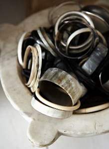 Puños de cuerno de búfalo natural personalizados, brazaletes y pulseras de estilo clásico con ajuste de bisel, estilos surtidos para regalos - Product Image 5