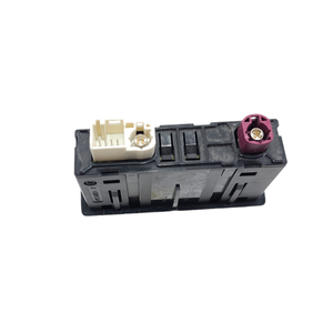 Puerto USB para Mercedes Clase A (W177) A2478203902 (18>) - Product Image 5