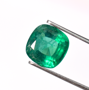 Esmeralda de Laboratorio con Inclusiones, Forma Cojín, Verde Intenso, Gema Suelta para Joyería - Product Image 3
