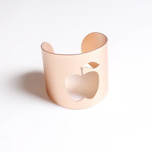 Les anneaux de serviette en métal élégants ajoutent de la durabilité et un charme moderne, améliorant les décorations de table avec des finitions polies, un design intemporel. - Product Image 6