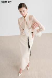 กระโปรงสตรีแบบชาวเวียดนามพร้อมเข็มขัดกระโปรงยาวแบบผ่าหลังมีป้ายฉลากตามสั่งและแท็กสีขาว - Product Image 4