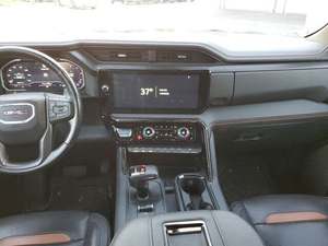 GMC Sierra 1500 SL-T Crew Cab Plus 2023 Usada en Excelentes Condiciones, Sin Accidentes, Volante a la Izquierda/Derecha - Product Image 3