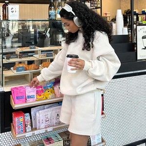 High Quality Cotton Women's Pullover Hoodie with Hooded Collar <b>Shorts</b> <b>Set</b> Custom Logo Two Piece Casual Tracksuit Drop Shoulder - Product Image 2