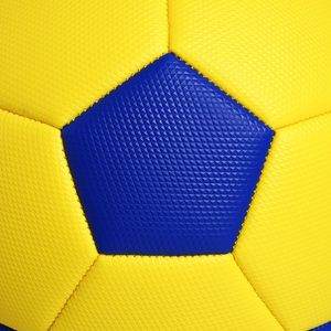 Ballon de football cousu en PVC texturé rugueux jaune pour l'entraînement des enfants, la pratique scolaire, les événements promotionnels ou les loisirs - Product Image 5