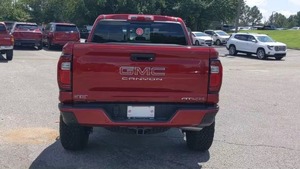 GMC Canyon AT4X 2024, 4 Puertas, Cabina Doble, 4x4, Certificado SB, Limpio y Usado en Buen Estado, Caja de Cambios Automática, Volante a la Izquierda, Cuero Oscuro, Turbo, Eléctrico, Tracción en las Cuatro Ruedas - Product Image 3